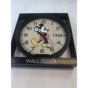 Disney Micky Mouse clock vintage Design, New In Box!!